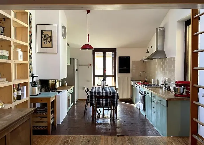 Grande Appartamento In Area Storica Di Bergamo