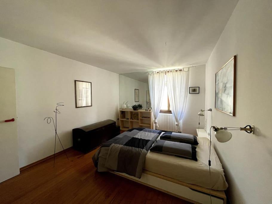 Grande In Area Storica Di Apartamento *